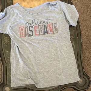 Gray Wildcat Baseball ⚾️ Vintage look T-Shirt women’s L
